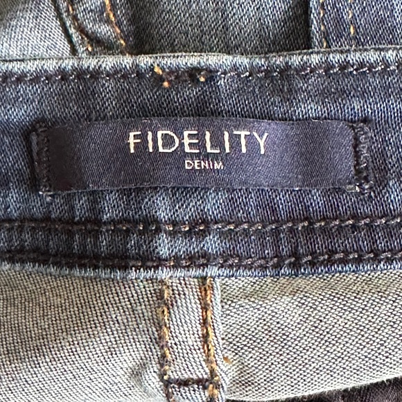 Fidelity Denim Sola Petite Jeans. Size 29. - Picture 4 of 5